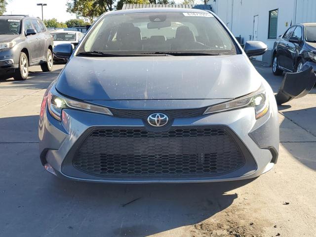 5YFEPMAE6MP221987 - 2021 TOYOTA COROLLA LE GRAY photo 5