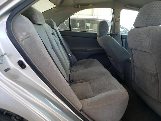 4T1BE32K24U922130 - 2004 TOYOTA CAMRY LE ვერცხლისფერი ფოტო 10