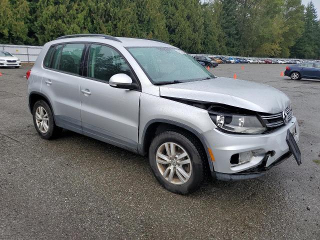 WVGBV7AX2GW557137 - 2016 VOLKSWAGEN TIGUAN S Srebrny zdjęcie 4