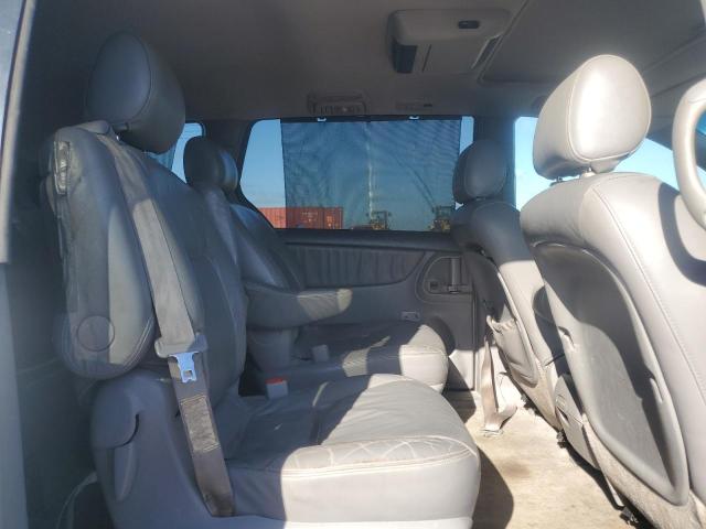 5TDZK22C78S134565 - 2008 TOYOTA SIENNA XLE SILVER photo 11