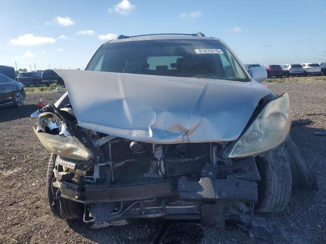 5TDZK22C78S134565 - 2008 TOYOTA SIENNA XLE SILVER photo 5