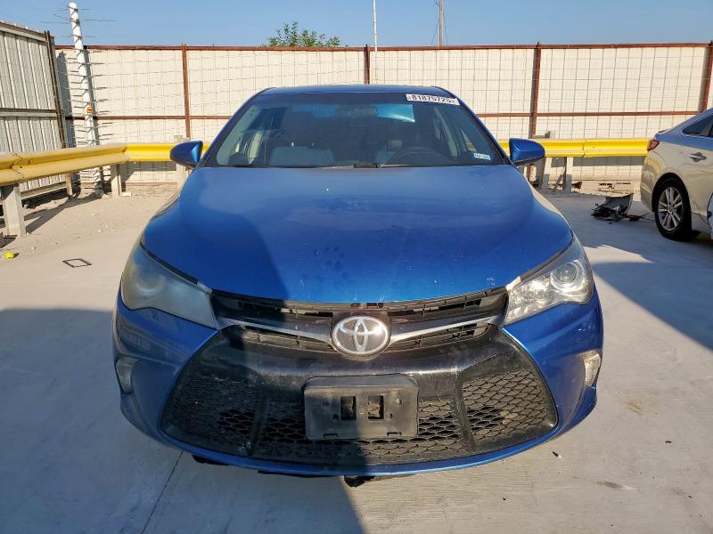 4T1BF1FK5GU549617 - 2016 TOYOTA CAMRY LE 蓝色 照片 5