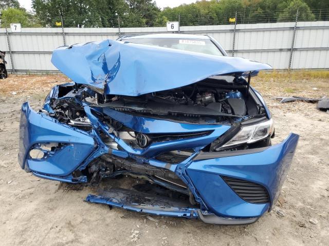 4T1B11HK6JU047685 - 2018 TOYOTA CAMRY L Mavi foto 5