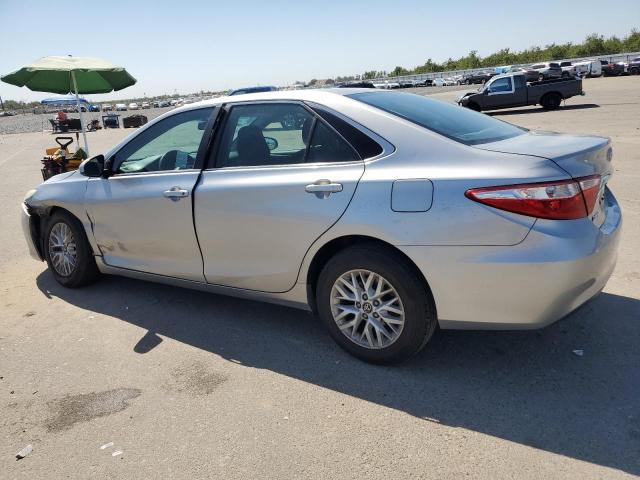 4T4BF1FK0GR583552 - 2016 TOYOTA CAMRY LE Plata foto 2