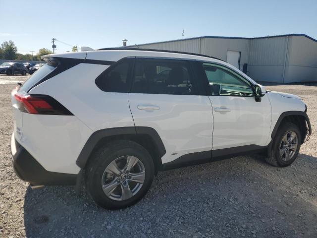 2T3RWRFV6RW191817 - 2024 TOYOTA RAV4 XLE Blanc photo 3