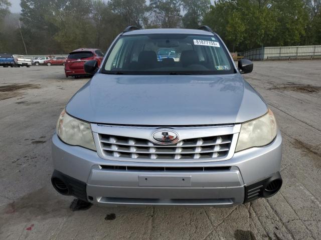 JF2SHABC0DH413379 - 2013 SUBARU FORESTER 2.5X 银色 照片 5