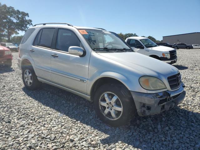 4JGAB57E84A508046 - 2004 MERCEDES-BENZ ML 350 银色 照片 4