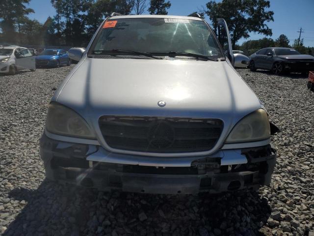 4JGAB57E84A508046 - 2004 MERCEDES-BENZ ML 350 银色 照片 5