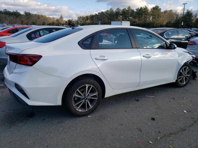 3KPF24AD1PE587212 - 2023 KIA FORTE LX WHITE photo 3