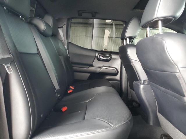 3TMCZ5AN5JM149495 - 2018 TOYOTA TACOMA DOUBLE CAB SILVER photo 10