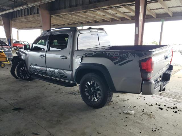 3TMCZ5AN5JM149495 - 2018 TOYOTA TACOMA DOUBLE CAB SILVER photo 2