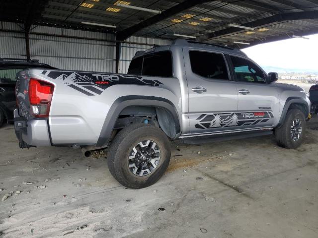 3TMCZ5AN5JM149495 - 2018 TOYOTA TACOMA DOUBLE CAB SILVER photo 3