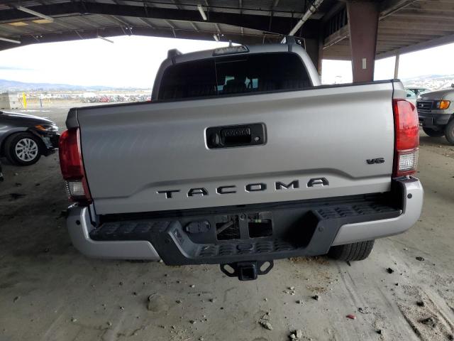 3TMCZ5AN5JM149495 - 2018 TOYOTA TACOMA DOUBLE CAB SILVER photo 6