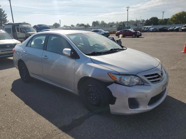 2T1BU4EE0DC001931 - 2013 TOYOTA COROLLA BASE Күміс фото 4