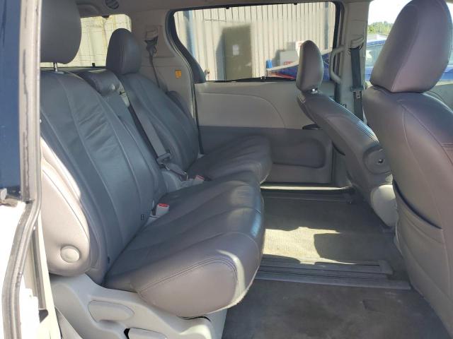 5TDKK3DC3CS190015 - 2012 TOYOTA SIENNA LE Белый фото 11