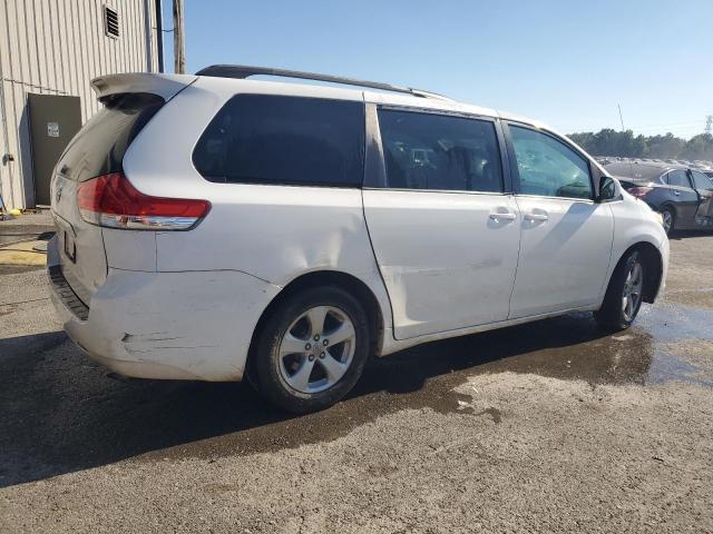 5TDKK3DC3CS190015 - 2012 TOYOTA SIENNA LE Белый фото 3