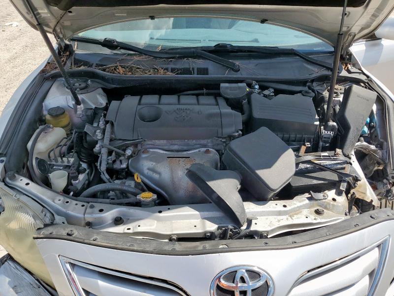 4T4BF3EK1BR126965 - 2011 TOYOTA CAMRY BASE ვერცხლისფერი ფოტო 11