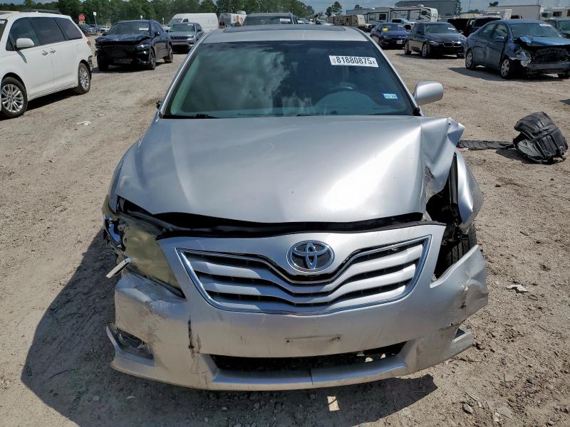 4T4BF3EK1BR126965 - 2011 TOYOTA CAMRY BASE ვერცხლისფერი ფოტო 5