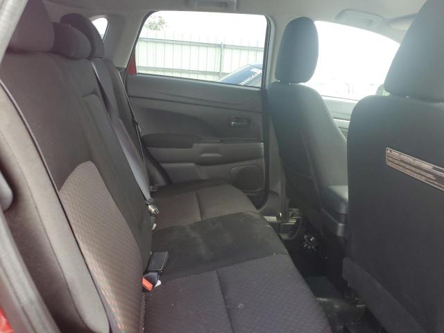 JA4AP3AU7JU014078 - 2018 MITSUBISHI OUTLANDER ES წითელი ფოტო 11