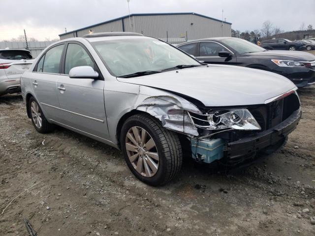 5NPEU4AF4AH580376 - 2010 HYUNDAI SONATA SE SILVER photo 4