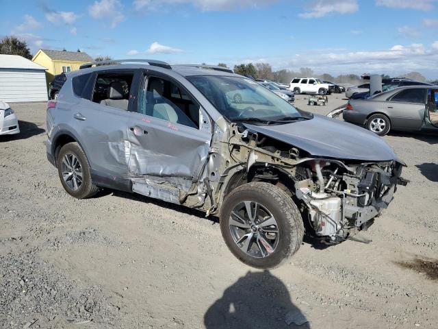 2T3RFREV5HW658578 - 2017 TOYOTA RAV4 XLE SILVER photo 4
