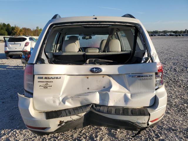 JF2SHABC4CH424299 - 2012 SUBARU FORESTER 2.5X أبيض صورة 6
