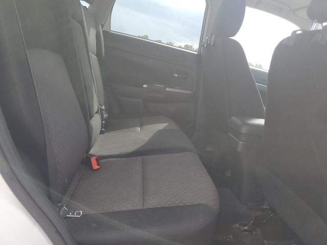 JA4AP3AU9KU004461 - 2019 MITSUBISHI OUTLANDER ES თეთრი ფოტო 11