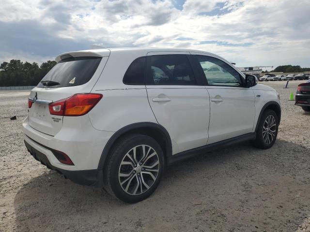 JA4AP3AU9KU004461 - 2019 MITSUBISHI OUTLANDER ES თეთრი ფოტო 3