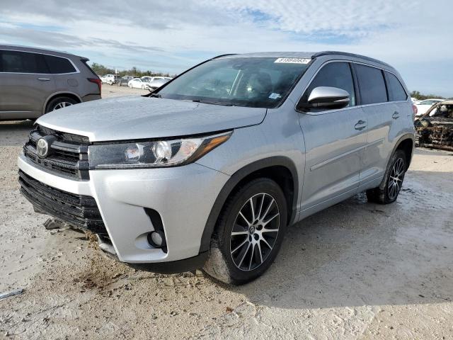 2017 TOYOTA HIGHLANDER SE, 