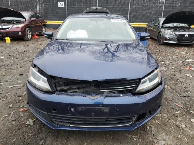 3VWDP7AJ3DM307482 - 2013 VOLKSWAGEN JETTA SE BLUE photo 5