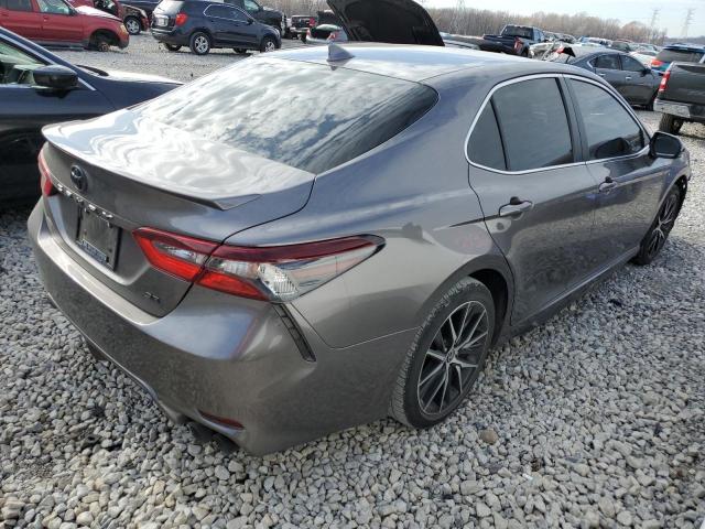 4T1G11AK3MU544357 - 2021 TOYOTA CAMRY SE GRAY photo 3