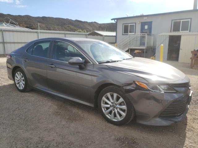 4T1B11HK8JU043475 - 2018 TOYOTA CAMRY L GRAY photo 4