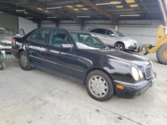 WDBJF65F4WA603280 - 1998 MERCEDES-BENZ E 320 BLACK photo 4