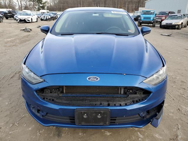 3FA6P0H71JR176098 - 2018 FORD FUSION SE BLUE photo 5