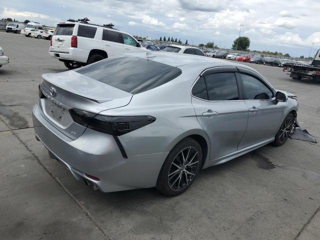 4T1T11AK4RU857388 - 2024 TOYOTA CAMRY SE NIGHT SHADE SILVER photo 3