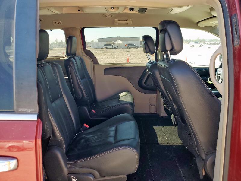 2C4RC1CG9DR770075 - 2013 CHRYSLER TOWN & COU TOURING L RED photo 11