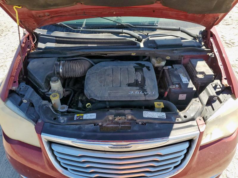 2C4RC1CG9DR770075 - 2013 CHRYSLER TOWN & COU TOURING L RED photo 12