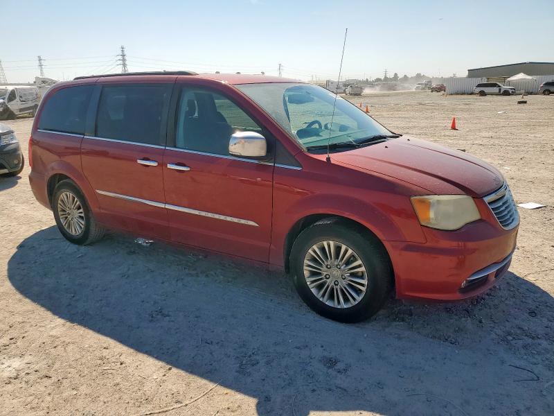 2C4RC1CG9DR770075 - 2013 CHRYSLER TOWN & COU TOURING L RED photo 4
