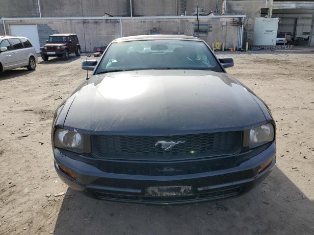 1ZVFT84N465188598 - 2006 FORD MUSTANG BLACK photo 5