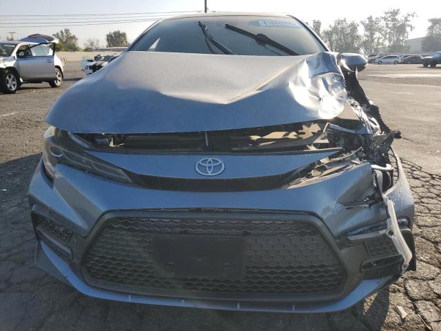 5YFS4RCE4LP032761 - 2020 TOYOTA COROLLA SE ნაცრისფერი ფოტო 5