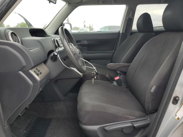 JTLKE50EX81025775 - 2008 TOYOTA SCION XB SILVER photo 7