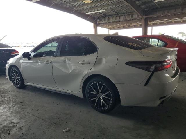 4T1G31AK5PU600538 - 2023 TOYOTA CAMRY SE NIGHT SHADE WHITE photo 2