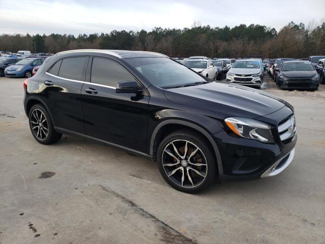 WDCTG4EB3GJ255220 - 2016 MERCEDES-BENZ GLA 250 BLACK photo 4