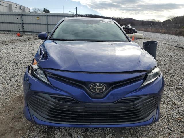 4T1B11HK5JU534084 - 2018 TOYOTA CAMRY L BLUE photo 5