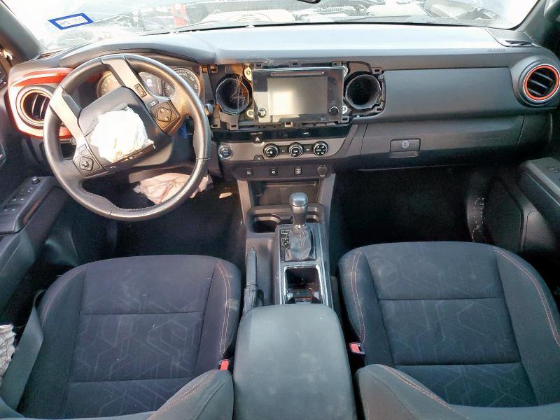 5TFAZ5CN9HX041583 - 2017 TOYOTA TACOMA DOUBLE CAB 黑色 照片 8