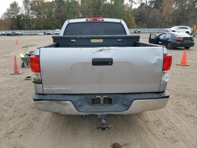 5TFEY5F1XAX085787 - 2010 TOYOTA TUNDRA CREWMAX SR5 SILVER photo 6