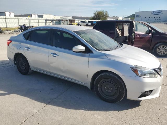 3N1AB7APXGL677219 - 2016 NISSAN SENTRA S 银色 照片 4