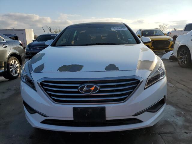 5NPE24AF7GH404825 - 2016 HYUNDAI SONATA SE WHITE photo 5