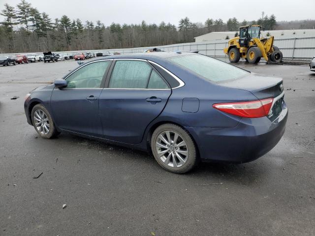 4T1BF1FK7HU686995 - 2017 TOYOTA CAMRY LE BLUE photo 2