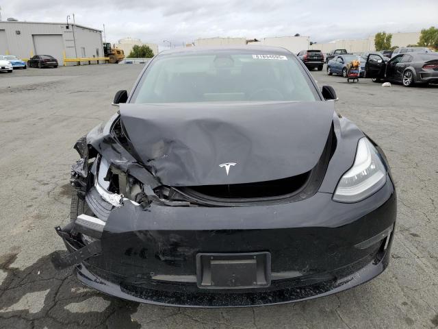 5YJ3E1EA3JF108329 - 2018 TESLA MODEL 3 Чорний фото 5